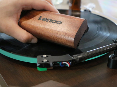 LENCO TTA-6IN1 - Zestaw akcesoriów do gramofonu 6 w 1 i luksusowy zestaw do czyszczenia płyt winylowych - Drewno premium
