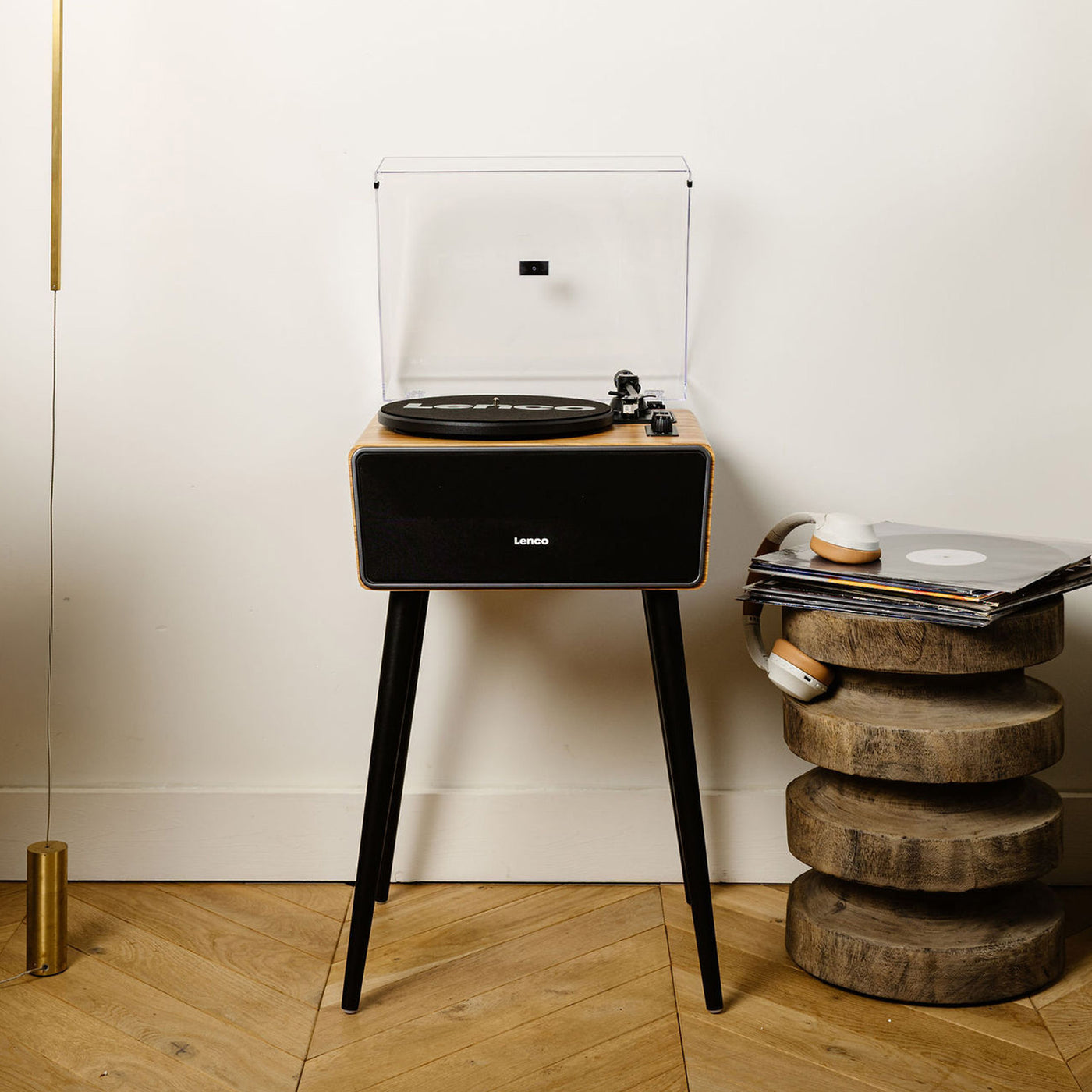 LENCO LS-570OK - Record player with built-in speakers and Bluetooth® - Record player on legs - Oakwood