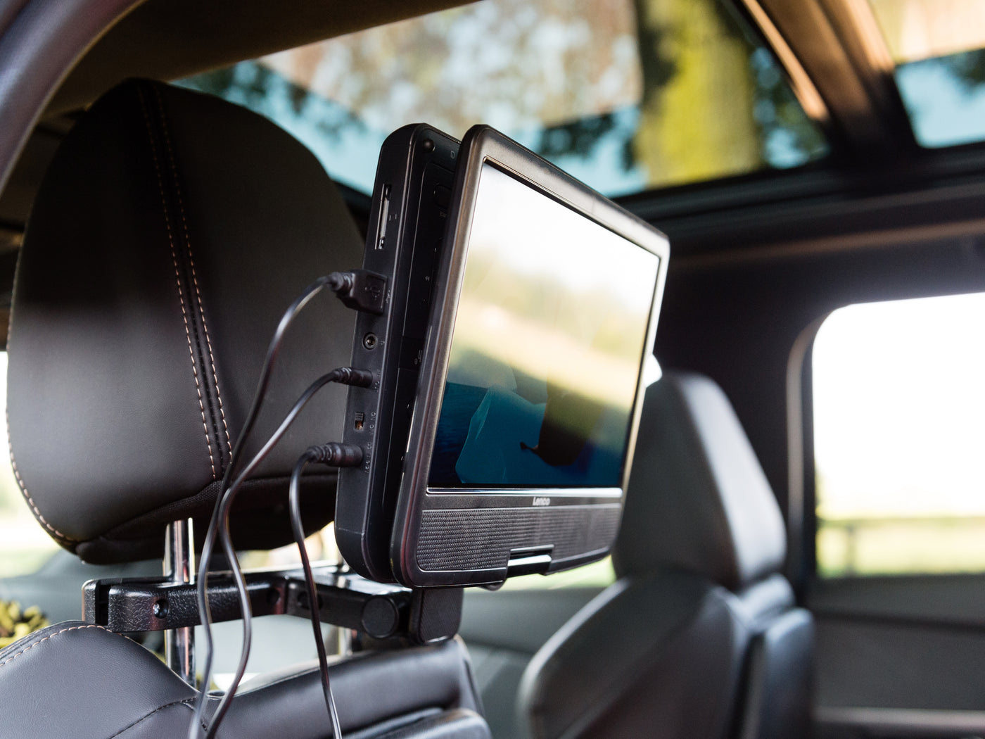 LENCO DVP-1017BK - Przenośny odtwarzacz DVD ze słuchawkami i uchwytem samochodowym - 10 cali - Obrotowy ekran - Słuchawki Bluetooth®