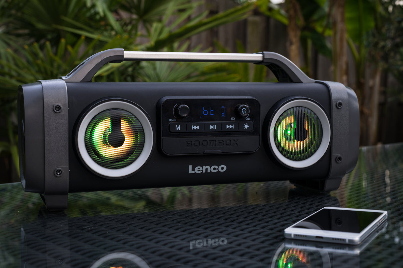 LENCO - SPR-100BK - Splash proof Bluetooth® Speaker FM radio USB and S –  Lenco-Catalog