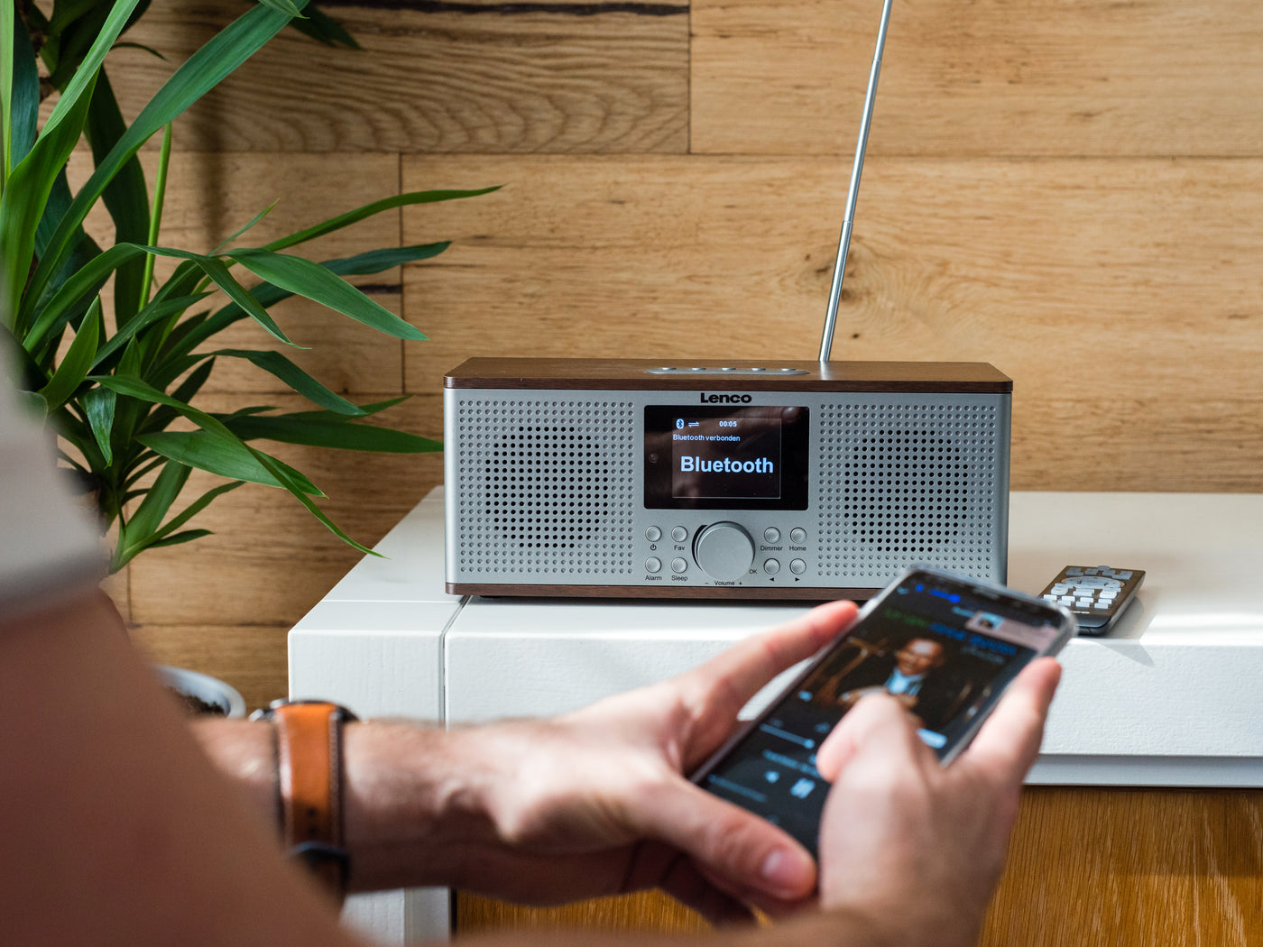 Internet Lenco-Catalog radio, DAB+, Bluetooth® Smart with LENCO – - DIR-170WA W and FM