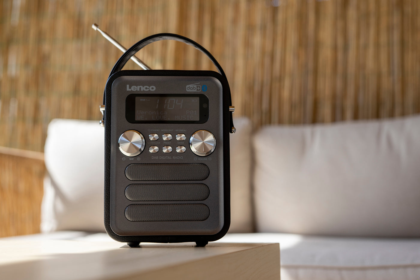 LENCO PDR-051BKSI - Bluetooth® with FM AUX-inp Portable – Lenco-Catalog Radio DAB+ and