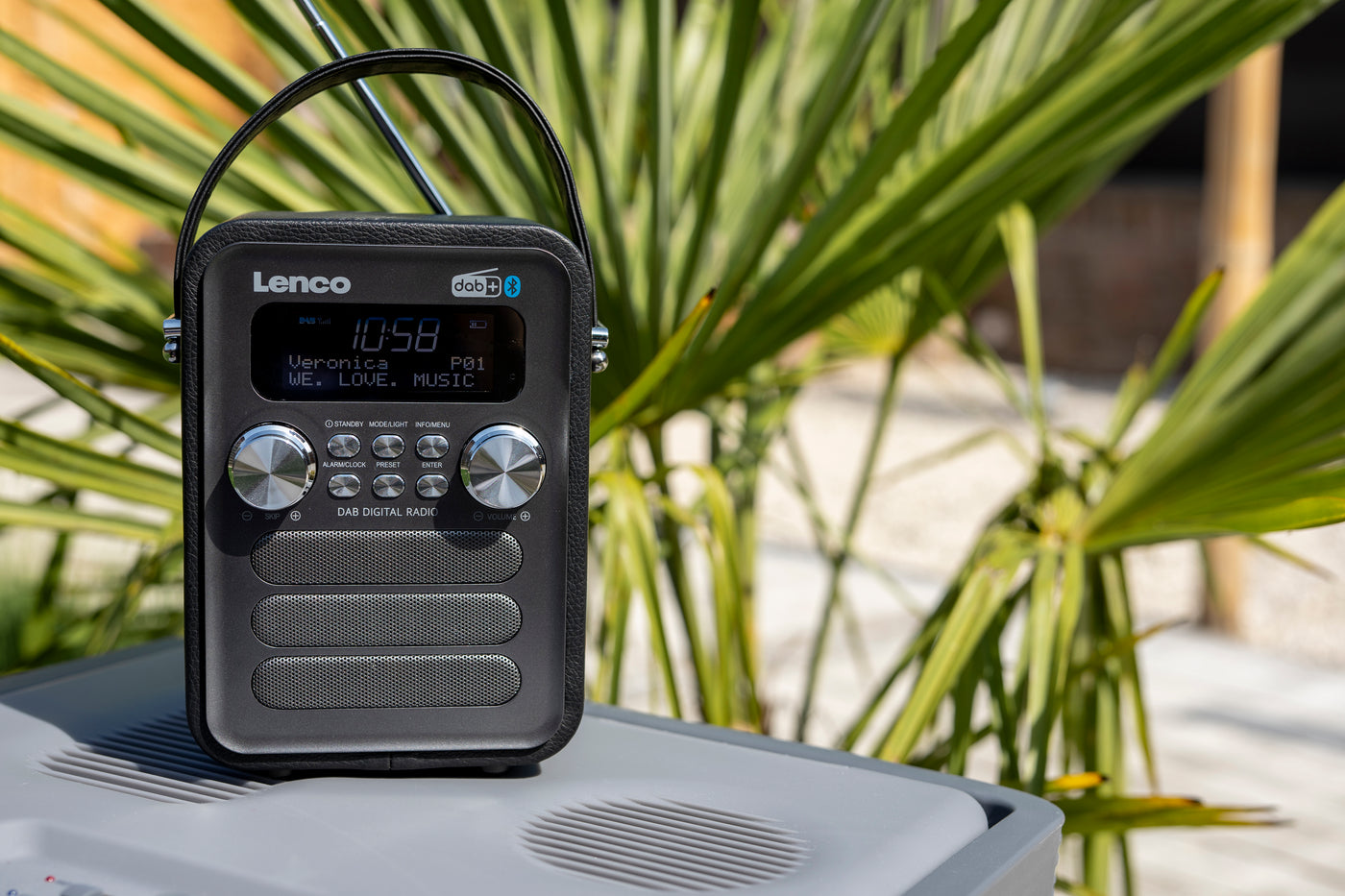FM DAB+ Lenco-Catalog with PDR-051BKSI Radio LENCO - and Portable Bluetooth® – AUX-inp